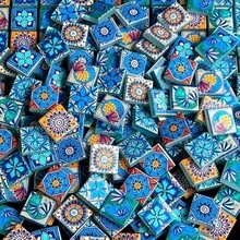 100/200g Medieval Floral & Bird Style Glass Mosaic Tiles, Spray-Painted Abstract Art Mosaic Glass Pieces, 2.3*2.3cm Mixed Random Patterns, Suitable For Art Crafts, Fish Tank & Pool Inlay, Stair & Wall Home Decor - LST-01 - View 6