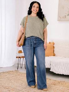 Plus Size Women's Casual Solid Color Cat Whisker Texture Denim Jeans With Pockets - Blue - View 3