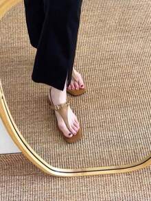 女款法式方頭平底露趾涼鞋 2026夏季新款 極簡金屬扣 芥末黃 高質感 INS 度假風 舒適不累腳 平底羅馬涼鞋 - 芥末黃 - 查看 7