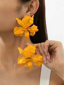2025 New European And American Fashion Exaggerated Painted Petal Earrings - Hot Pink - View 11