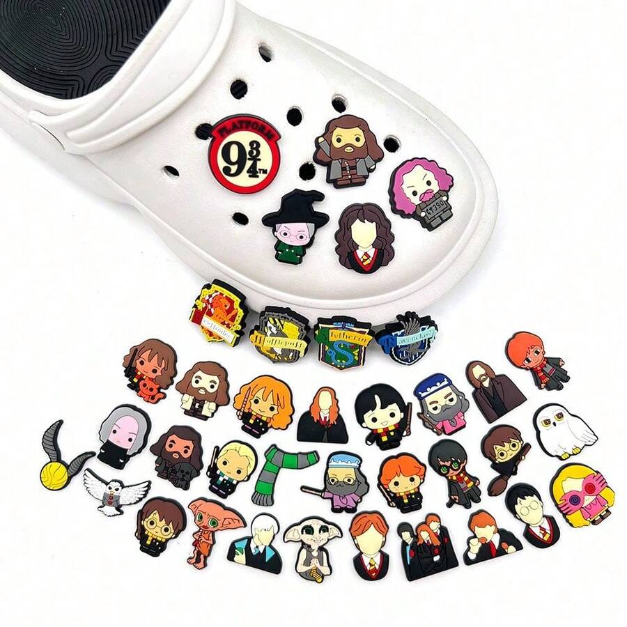 Warner Bros 1 Set Harry Potter Serien Schuh Charms Set, aus PVC Material gefertigt, kann als Strandtaschen Dekoration, Schuh Accessoires verwendet werden, tolles Geschenk für Geburtstag, Schuh Accessoires Loch Schuh Dekorations Accessoires, Geburtstagsparty kleines Geschenk Party Dekorations Accessoires, Harry Potter Hobby Sammlerstücke, Weihnachten, Halloween Party - Verschiedenfarbig - Übersicht 1