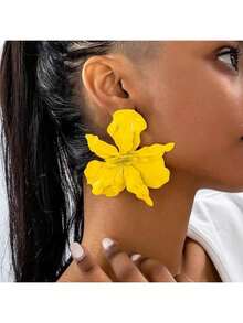 2025 New European And American Fashion Exaggerated Painted Petal Earrings - Hot Pink - View 18