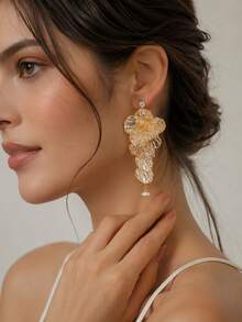 1 Pair Elegant High-End Personalized Gold Hollow Floral Tassel Earrings For Women - Multicolor - View 3