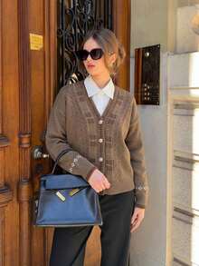 Cardigan Rajut Argyle, Kerah V, Kancing Depan, Lengan Panjang, Trim Bergaris, Cokelat, Sweater Kasual untuk Lapisan Pakaian Musim Gugur dan Musim Dingin dengan Bahan Lembut dan Elastis - Coffee Brown - View 2
