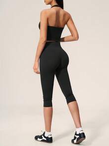 TimeOff Women's One Set Solid Color Halter V-Neck Cropped Tank Top & High Waist Mid-Length Shorts Sports Set - Black - View 3