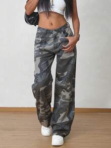 Women's Camouflage Loose Straight Leg Denim Jeans With Pockets And Buttons - Army Green - View 2