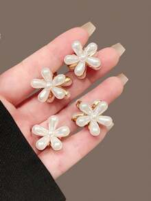 8pcs Exquisite Pearl Mini Flower Hair Clips, High-End Alloy Five-Petal Flower Tassel Hair Clips, Elegant Decorative Hair Accessories, Faux Pearl Daisy Tassel Hair Clips. Suitable For Daily Wear, Banquets, Gatherings, Dates, Parties, Photography, Travel, Weddings And Other Occasions. Adds A Vintage And Gentle Elegant, Small And Cute Hair Accessory Items. - White - View 6