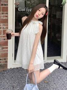 女士蝴蝶结波点吊带露背上衣，夏季法式优雅无袖衬衫，独特设计 白色 - 白色 - 查看 1