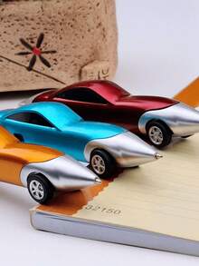 Bolígrafo con diseño divertido y creativo de coche de carreras, bolígrafo portátil con forma de coche de dibujos animados de color aleatorio, suministros de oficina y escuela - Multicolor - Ver 3