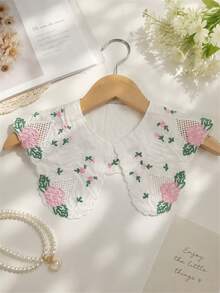 1件女款白色刺繡可拆卸領飾，粉色花卉蕾絲與綠葉細節，波浪邊緣，適用於洋裝與襯衫 - 白色 - 查看 10