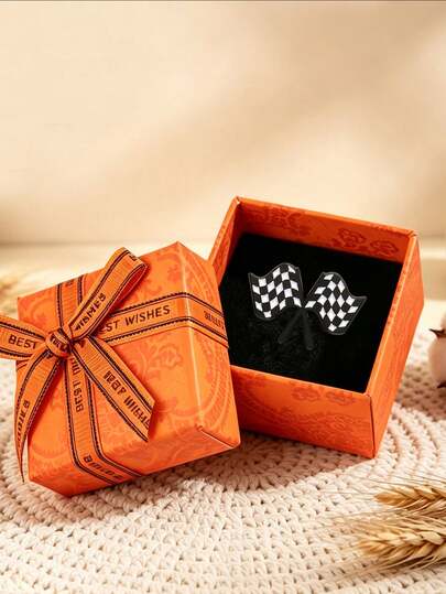 1pc Gift Box Racing Checkered Flag Brooch, Crossed Racing Flag Pin, Car Sports Badge, Accessory, Gift For Car Enthusiasts And Racing Fans