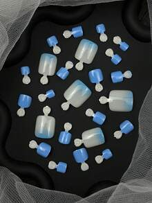 24片短方型穿戴式腳趾甲，簡約日常藍色漸層腳趾甲套組，時尚現代假指甲，適合女性日常、海灘派對與度假美甲用品，附2件美甲配件小工具 - 彩色 - 查看 3