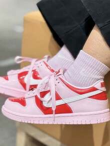 Nike Dunk Valentine's Day Comfortable Fit GS Low-Top Sneakers Pink - Pink - View 1