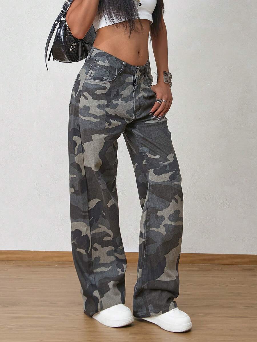 Women's Camouflage Loose Straight Leg Denim Jeans With Pockets And Buttons - Army Green - View 1