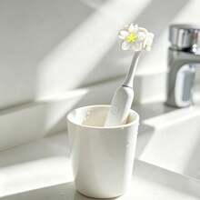 Cherry Blossom Pattern Electric Toothbrush Head Protective Cover, Built-In Ventilation Holes To Keep Toothbrush Head Airy And Dry, Reducing Odors. Creative And Fashionable Toothbrush Head Protective Cover, Toothbrush Protection Function. Lightweight And Essential, Suitable For Home, Dorm, Travel And Daily Use, Vacation Essential, Suitable As Gift For Couples, Friends, Family, Teachers, Travel Enthusiasts, Suitable For Birthday, Back To School, Wedding, Homecoming And Other Occasions, Spring And Summer Essential, Clean And Care For Your Oral Health - Multicolor - View 3