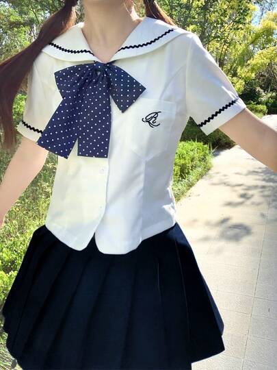 1件裝日系可愛女款校服套裝，海軍藍短袖套裝配波點領結，Y2K校園Cosplay風格服裝，適合畢業照、下午茶、約會、夏季穿搭、休閒約會之夜