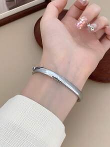 1件女款橢圓形銀色黑色方形金色錶盤石英休閒手錶，適合日常佩戴 - 白色 - 查看 5