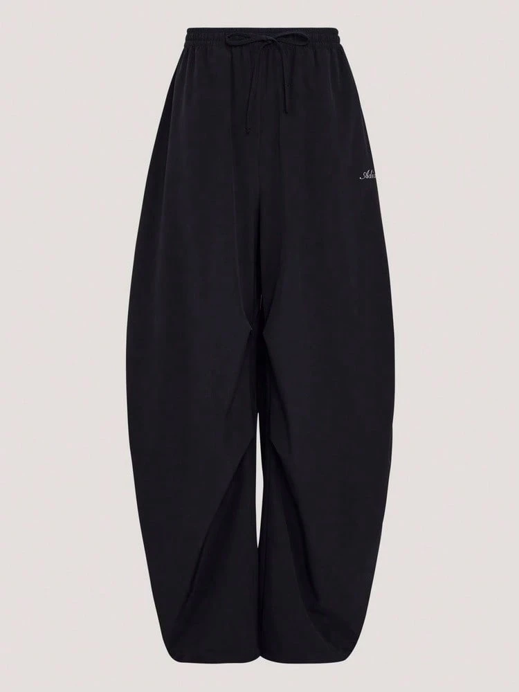 Adidas Celana Panjang Tenun Wanita DCE WV PARA PNT KX8931 - Hitam - View 1