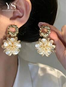 Square Earring Style