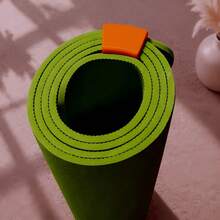 1pc Portable No-Tie Yoga Mat Strap Clip, Home Fitness Mat Organizer, Rolled Mat Fixing Clip, Yoga Home Workout Accessory - Multicolor - View 1