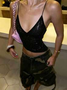 DOUCIU 女款水鑽不對稱細肩帶修身背心 性感夜店風 - 黑色 - 查看 2