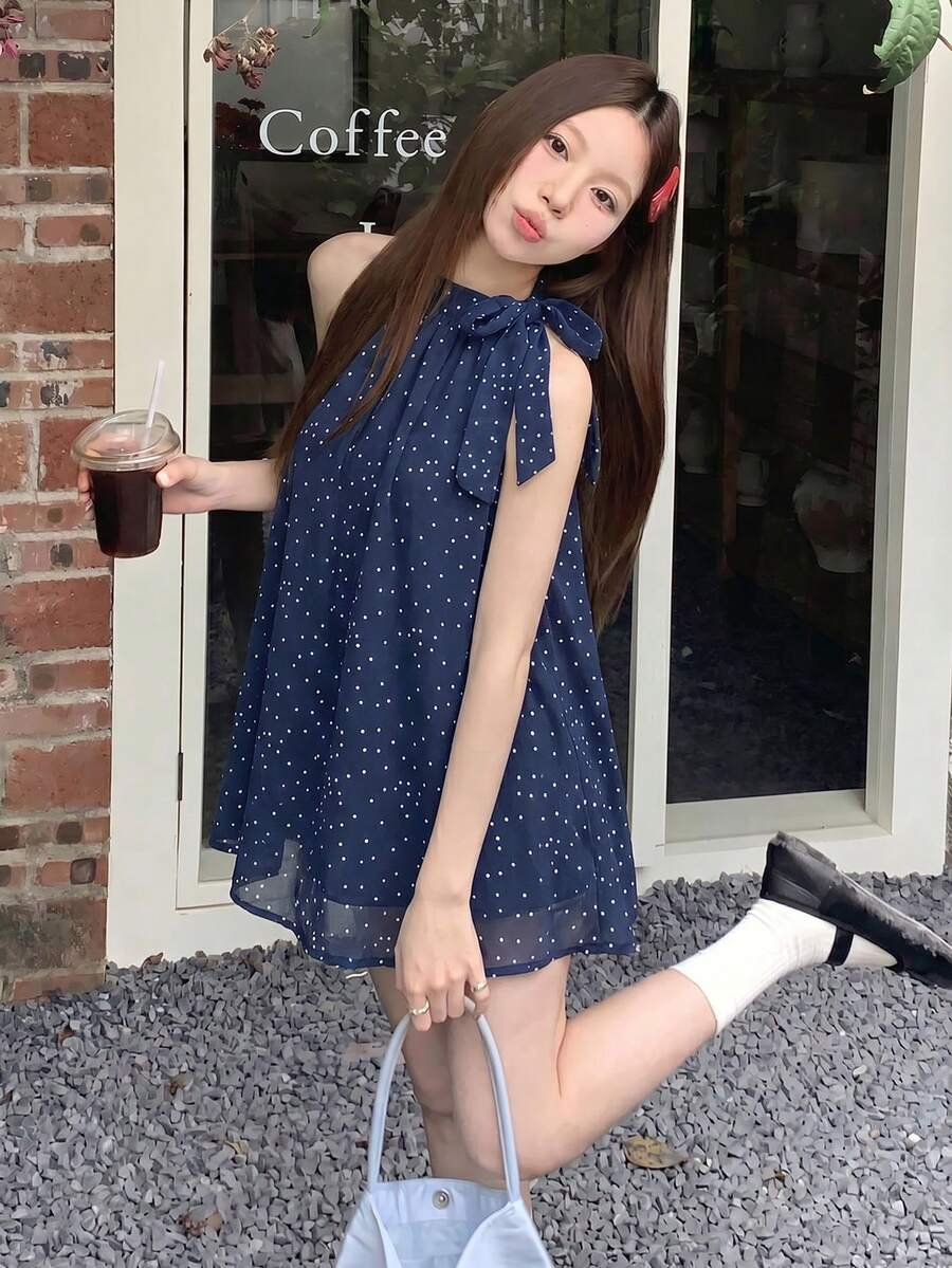 女款蝴蝶結波點掛脖上衣 夏季法式溫柔風 無袖襯衫小眾設計度假上衣 - 藍色 - 查看 1