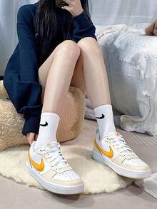 Nike Court Borough LOW RECRAFT 舒適百搭GS 低筒 板鞋 白橙色 - 白橘色 - 查看 1
