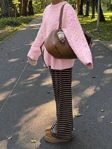 Vivid Style 女款圓領毛衣，扭花針織，純色設計，極簡休閒，融合運動與街頭風格，適合秋冬穿著，情人節女裝穿搭理想選擇，情人節約會必備上衣 - 粉色 - 查看 5