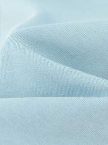 CHUU Kaos Lengan Panjang Berlapis 2-in-1 Wanita, Atasan Panjang Sedang dengan Motif Huruf Musim Gugur dan Belahan di Bagian Bawah - Baby Blue - View 6