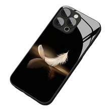 Handyhülle: Luxuriöse, realistische weiße Feder mit goldenem Reflexionsmuster, Handyhülle mit Linsenschutz für iPhone 16/16Pro/16ProMax/16Plus/15/15Plus/15Pro/15ProMax, 14/14Plus/14Pro/14ProMax, 13/13Pro/13ProMax - Schwarz - Übersicht 2
