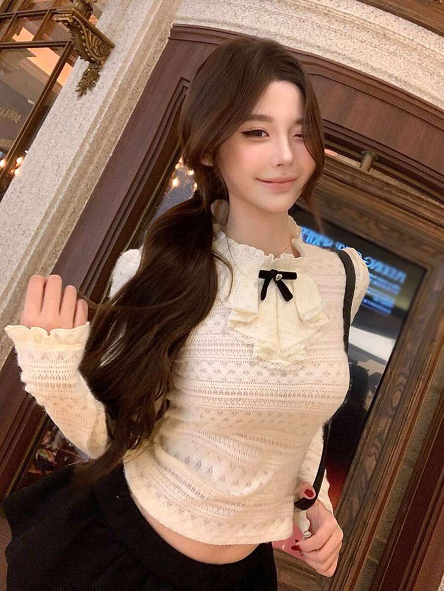 Kaos Wanita Kasual Model French Style dengan Kerah Setengah Tinggi dan Hiasan Pita untuk Lengan Panjang dan Renda - Aprikot - View 1