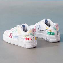 Nike Air Force 1 LV8 3 World Tour 舒適貼合GS低筒板鞋 - 白色 - 查看 7