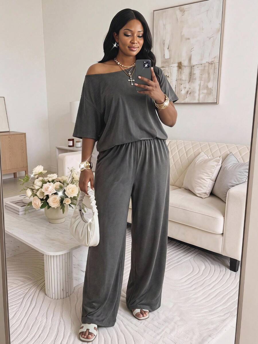 SHEIN Lady CURVE 女款大尺碼街頭風休閒運動套裝,灰色露肩T恤搭配寬腿運動長褲兩件套,包容優雅夏季穿搭 - 灰色 - 查看 1