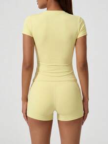 2pcs Women's Fashion Round Neck Short Sleeve Sports Top & Shorts Set, Side Pocket Outdoor Running Workout Outfit - Yellow - View 7