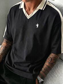 Men's Patchwork Retro Pattern T-Shirt With Mini Horse Print, Suitable For Casual Wear - Black - View 2