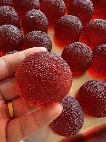 1個紅色山茱萸造型軟捏壓力舒緩玩具，內含紅色膠囊果凍，捏捏紓壓，生日禮物、禮品袋填充物，逼真水果捏捏玩具，適合成人、青少年、學生，辦公桌裝飾、居家趣味禮物、聖誕禮物 - 楊梅球 - 查看 6