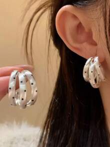 JOJELOO 1PC Vintage 3-Layer Polka Dot Earrings, Minimalist Brushed Silver Multi-Loop Ear Jewelry, Suitable For Women And Brides - White - View 7