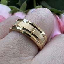 1 Modern Gold-Colored 304 Stainless Steel Ring, Unisex, Gender-Neutral Promise Or Engagement Ring, High-Quality Shine, Durable Jewelry - Gold-plated Stainless Steel Ring With Notched Pattern - View 3