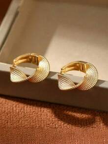 1pc Luxury Elegant Design Creative Geometric Wave Texture Earrings - Yellow - View 2