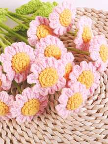 6 piezas Ramo de margaritas de ganchillo hecho a mano, arreglo floral artificial realista, flores de tela blancas y amarillas encantadoras, colores vibrantes, versátil para decoración estacional del hogar, coche, oficina - Ideal para el Día de San Valentín, Día de la Madre, Acción de Gracias, Boda, - Multicolor - Ver 6