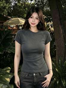 1件女款短袖T恤，修身版型，圓領針織面料夏季上衣 - 深灰色 - 查看 4