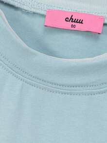 CHUU Kaos Lengan Panjang Berlapis 2-in-1 Wanita, Atasan Panjang Sedang dengan Motif Huruf Musim Gugur dan Belahan di Bagian Bawah - Baby Blue - View 8