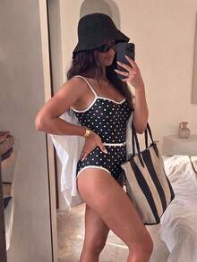 HOTTIE HABIT 女款優雅黑白波點細肩帶連身泳衣，附腰帶，高彈性 - 彩色 - 查看 4