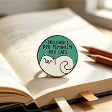 1Pc Of Circular Green Background Cartoon Cat Slogan With Niche Design For Young Men's And Women's Jackets Backpacks Personalized Decoration Brooch - Multicolor - View 4