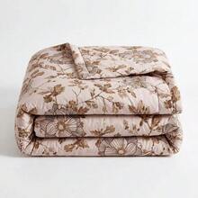Pink Microfiber Summer Quilt, Lightweight 100% Polyester Bedding Comforter For Bedroom And Guest Room - Size 220X200CM Options - Pink - View 3