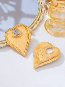 1 Pair Exaggerated Hollow Heart Stud Earrings For Women, European And American Runway Style - Yellow Gold - View 5