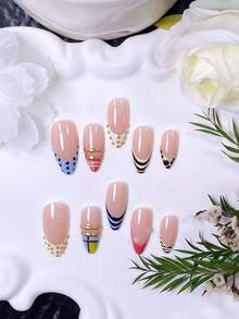 10 Peças de Unhas Postiças Feitas à Mão em Formato de Amêndoa – Pontas Francesas Azul & Brancas com Arte de Linha 3D Dourada & Acentos de Contas Douradas. Conjunto de Unhas Elegante, Luxuoso e Reutilizável Perfeito para Uso Diário, Encontros, Festas, Férias e Presentes Estilosos para Mulheres. - Multicolorido - Visão 4