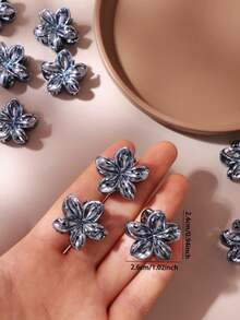 10/30/50pcs Blue-Grey Electroplated Plumeria Women's Vintage Cool-Tone 3D Five-Petal Flower Mini Hair Claw Sweet Cool Style Bangs/Broken Hair Fixing Hair Accessory (Random Color) - Multicolor - View 5