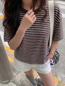 女款休閒條紋短袖T恤，寬鬆圓領上衣，適合日常穿著，夏季服飾的完美選擇 - 咖啡棕 - 查看 6