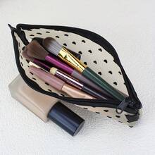 1 Stück schwarzes Herz-Muster Großkapazität Federmäppchen, minimalistische Mode Mesh-Herz kleine Tasche Aufbewahrungstasche Make-up Pinsel Lippenstift Stiftetasche - Liebe - Übersicht 2